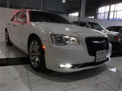 کرایسلەر 300